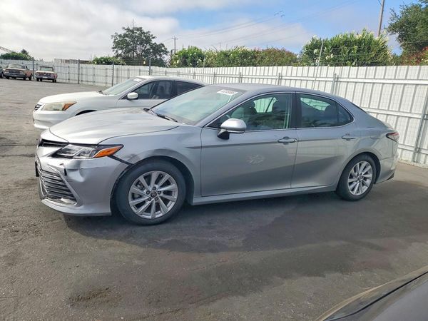 2024 TOYOTA CAMRY