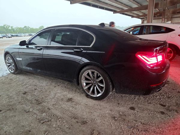 2015 BMW 740