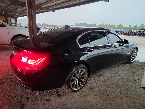 2015 BMW 740