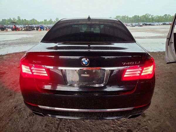 2015 BMW 740