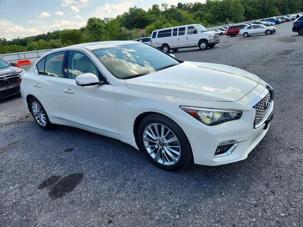 2021 INFINITI Q50 LUXE — Passenger 3/4