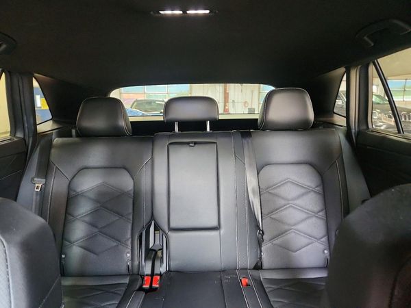 2025 VOLKSWAGEN ATLAS CROSS SPORT 4Motion SE