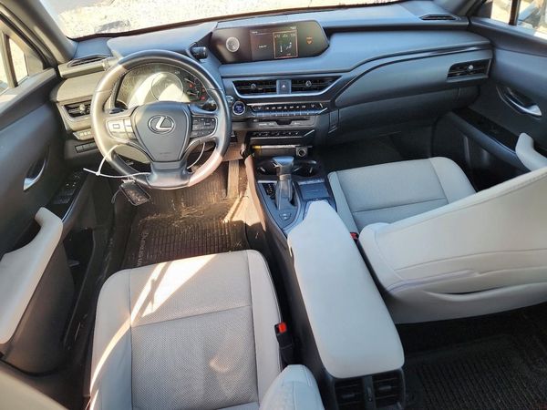 2021 LEXUS UX 250h Premium