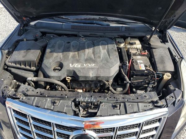 2014 CADILLAC XTS Livery — Engine bay
