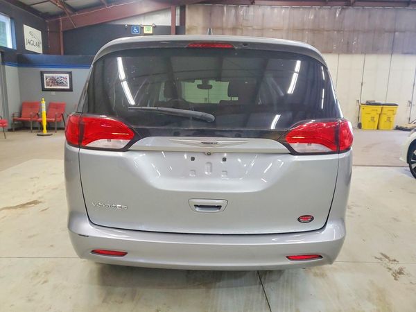 2021 CHRYSLER VOYAGER LXI