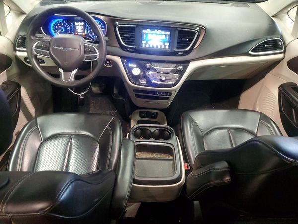 2021 CHRYSLER VOYAGER LXI