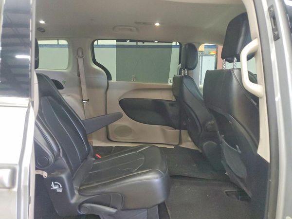2021 CHRYSLER VOYAGER LXI