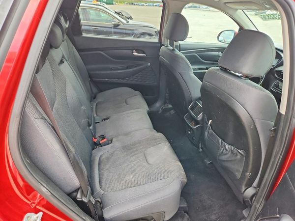 2019 HYUNDAI SANTA FE SE
