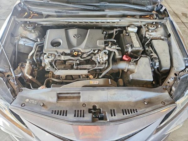 2022 TOYOTA CAMRY LE — Engine bay