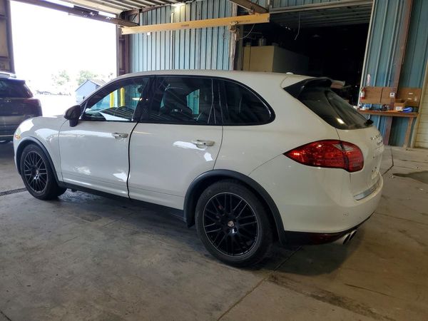 2013 PORSCHE CAYENNE