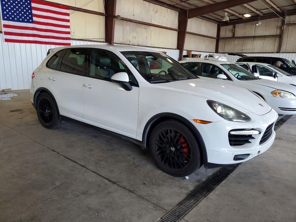 2013 PORSCHE CAYENNE