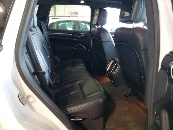 2013 PORSCHE CAYENNE