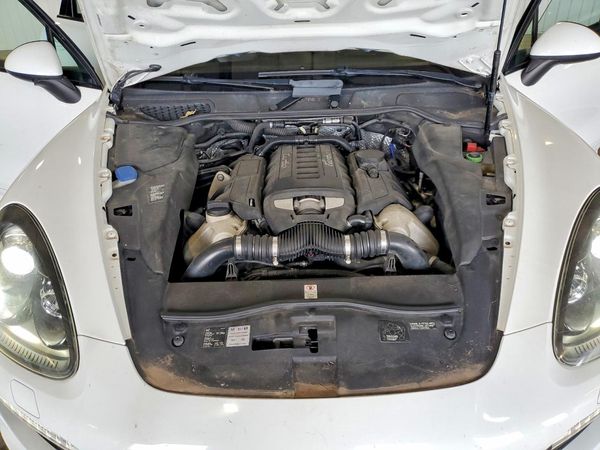 2013 PORSCHE CAYENNE
