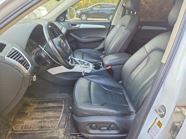 2012 AUDI Q5 Prestige — DENT