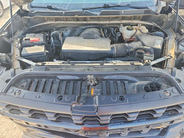 2019 CHEVROLET SILVERADO Custom — Engine bay