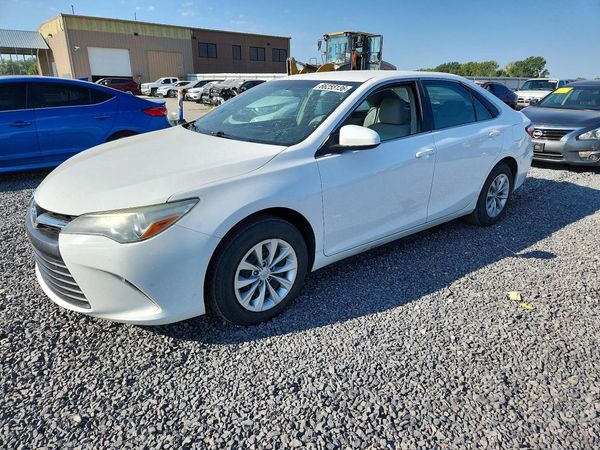2015 TOYOTA CAMRY