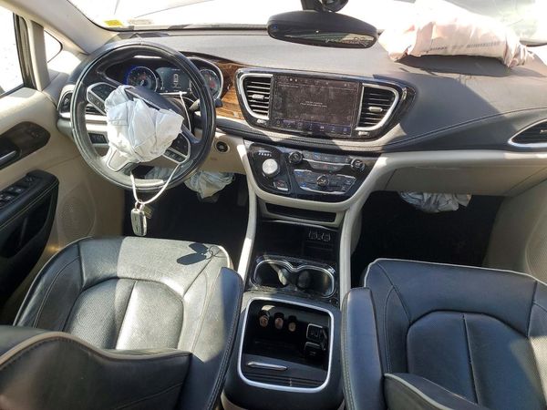 2022 CHRYSLER PACIFICA