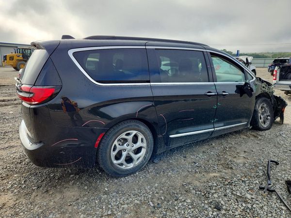 2022 CHRYSLER PACIFICA