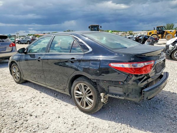 2016 TOYOTA CAMRY