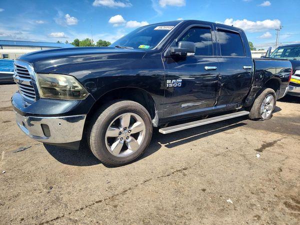 2016 RAM 1500 SLT