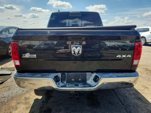 2016 RAM 1500 SLT