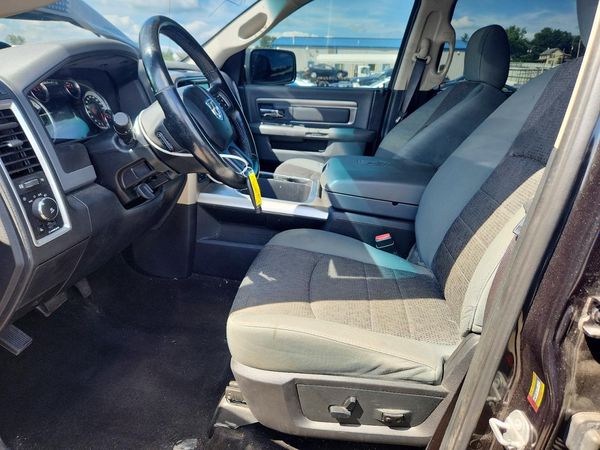 2016 RAM 1500 SLT
