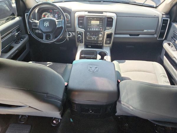 2016 RAM 1500 SLT