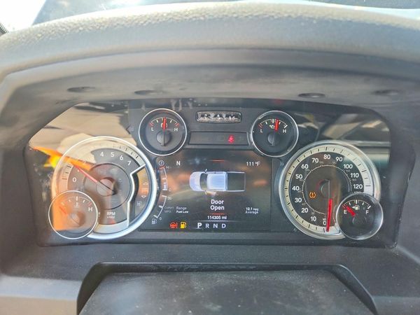 2016 RAM 1500 SLT