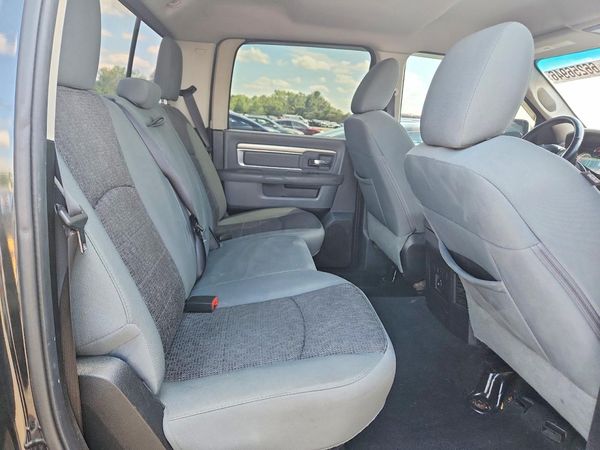 2016 RAM 1500 SLT