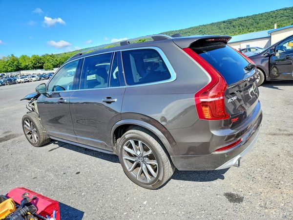 2018 VOLVO XC90