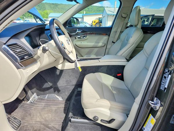 2018 VOLVO XC90