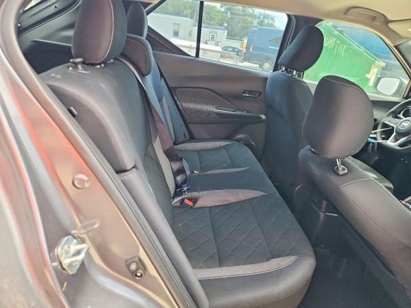 2020 NISSAN KICKS