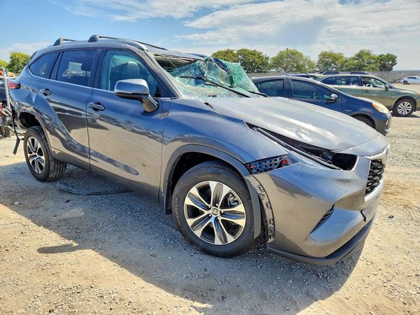 2023 TOYOTA HIGHLANDER