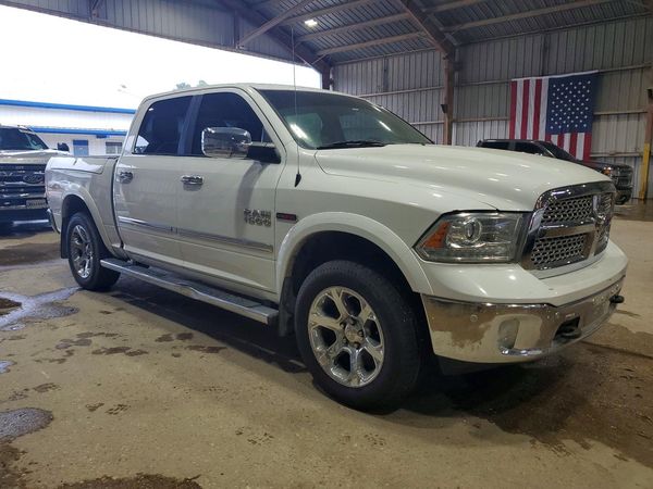2015 RAM 1500 LARAMIE CREW CAB 4X4