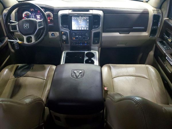 2015 RAM 1500 LARAMIE CREW CAB 4X4