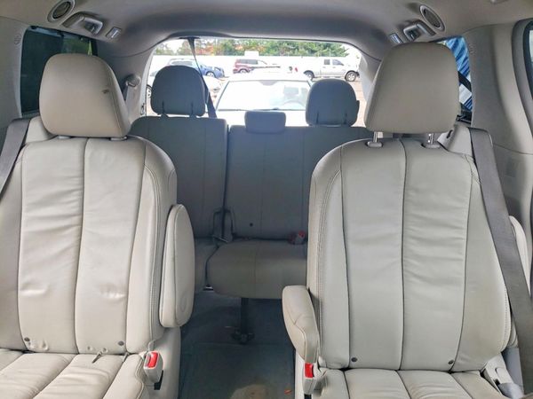 2013 TOYOTA SIENNA