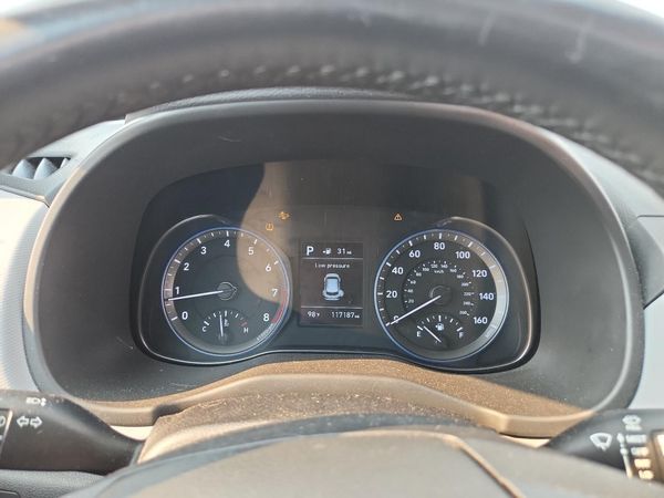 2018 HYUNDAI KONA SEL with Tech Pkg