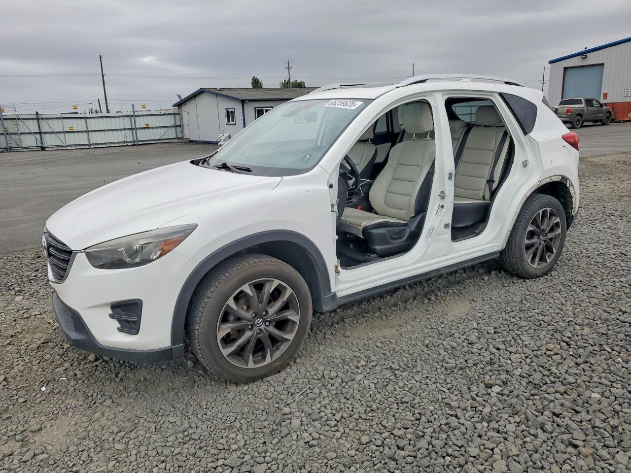 2016 MAZDA CX-5 Grand Touring/GT — Front 3/4
