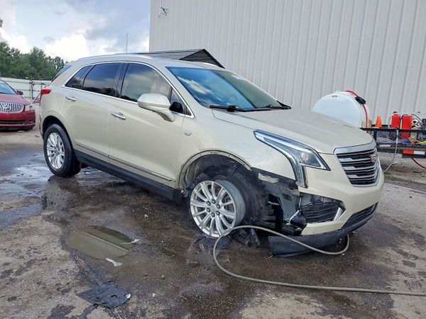 2017 CADILLAC XT5 Base