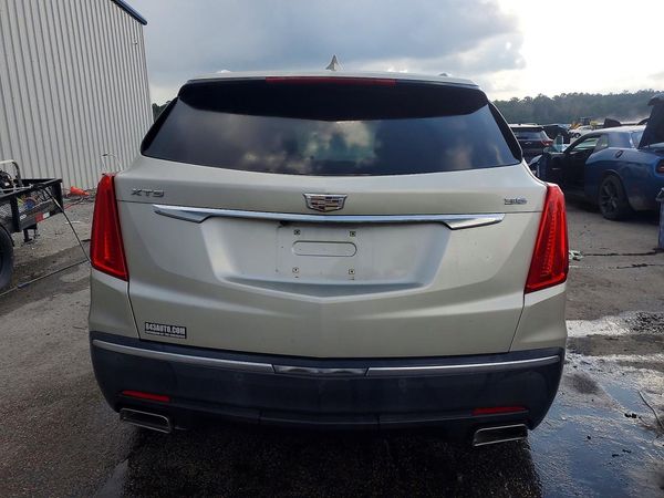 2017 CADILLAC XT5 Base