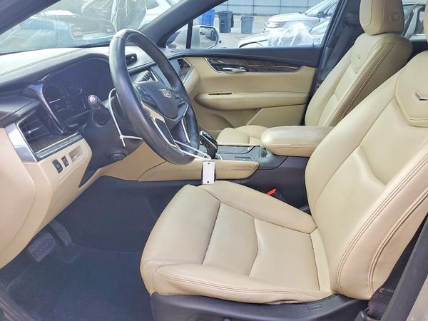 2017 CADILLAC XT5 Base