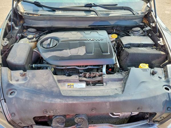 2018 JEEP CHEROKEE Limited — Engine bay