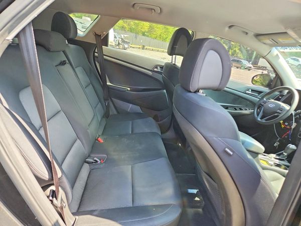 2016 HYUNDAI TUCSON SE