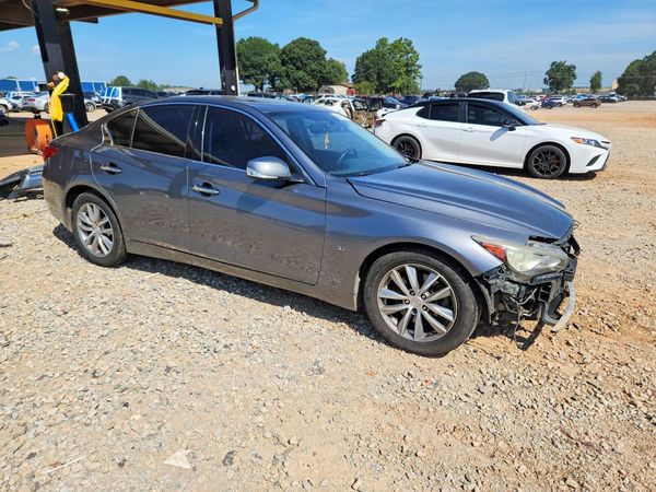 2015 INFINITI Q50