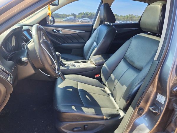 2015 INFINITI Q50
