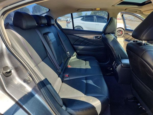 2015 INFINITI Q50