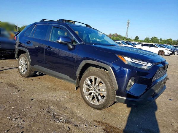 2022 TOYOTA RAV4 XLE Premium