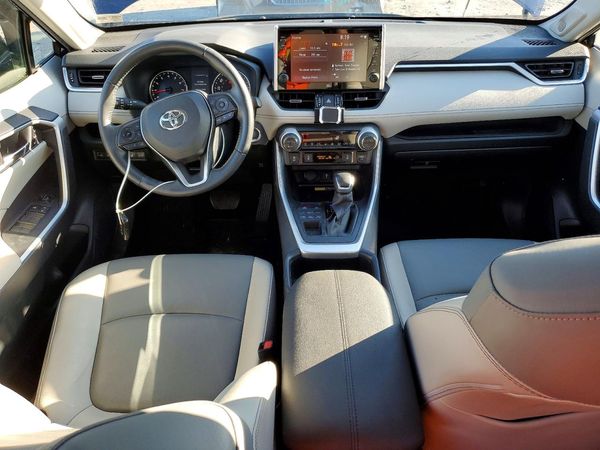 2022 TOYOTA RAV4 XLE Premium