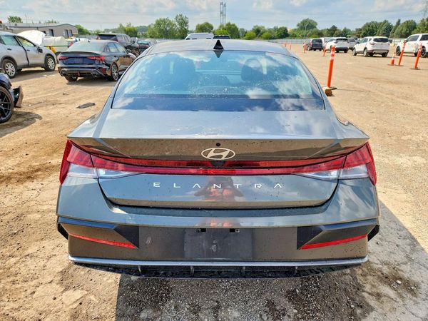 2024 HYUNDAI ELANTRA