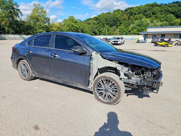 2022 KIA FORTE GT Line